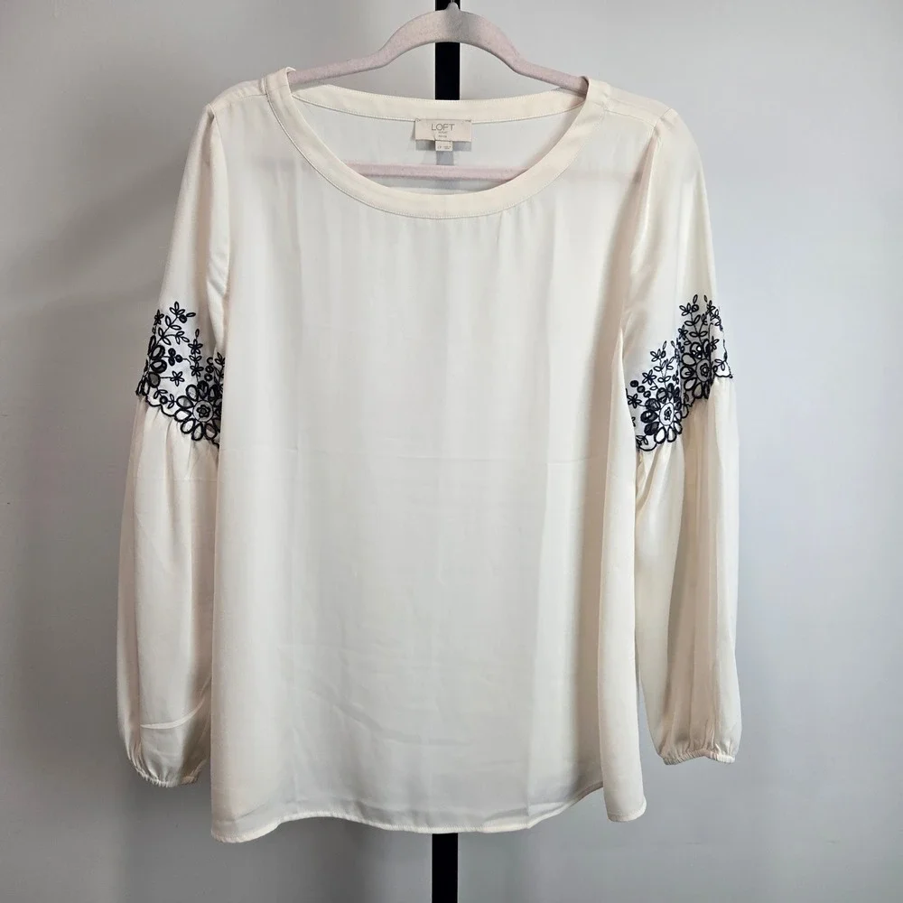 LOFT Outlet Petite Cream Blouse Navy Eyelet Embroidery Top L Petite Boho Peasant